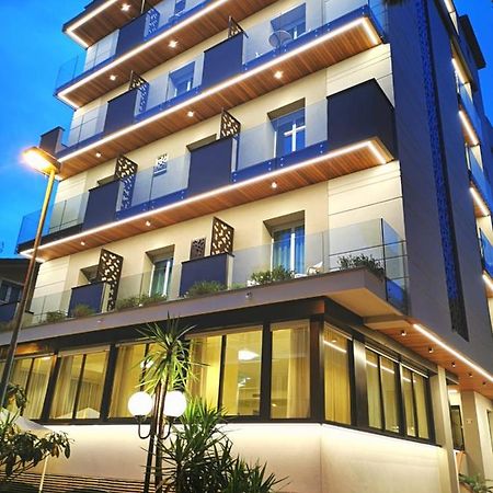 Hotel Cavalli Cattolica Exterior photo