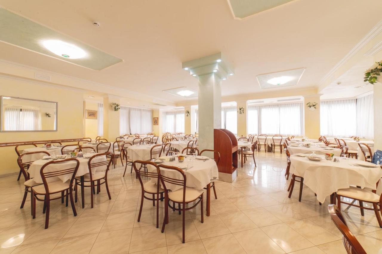 Hotel Cavalli Cattolica Exterior photo