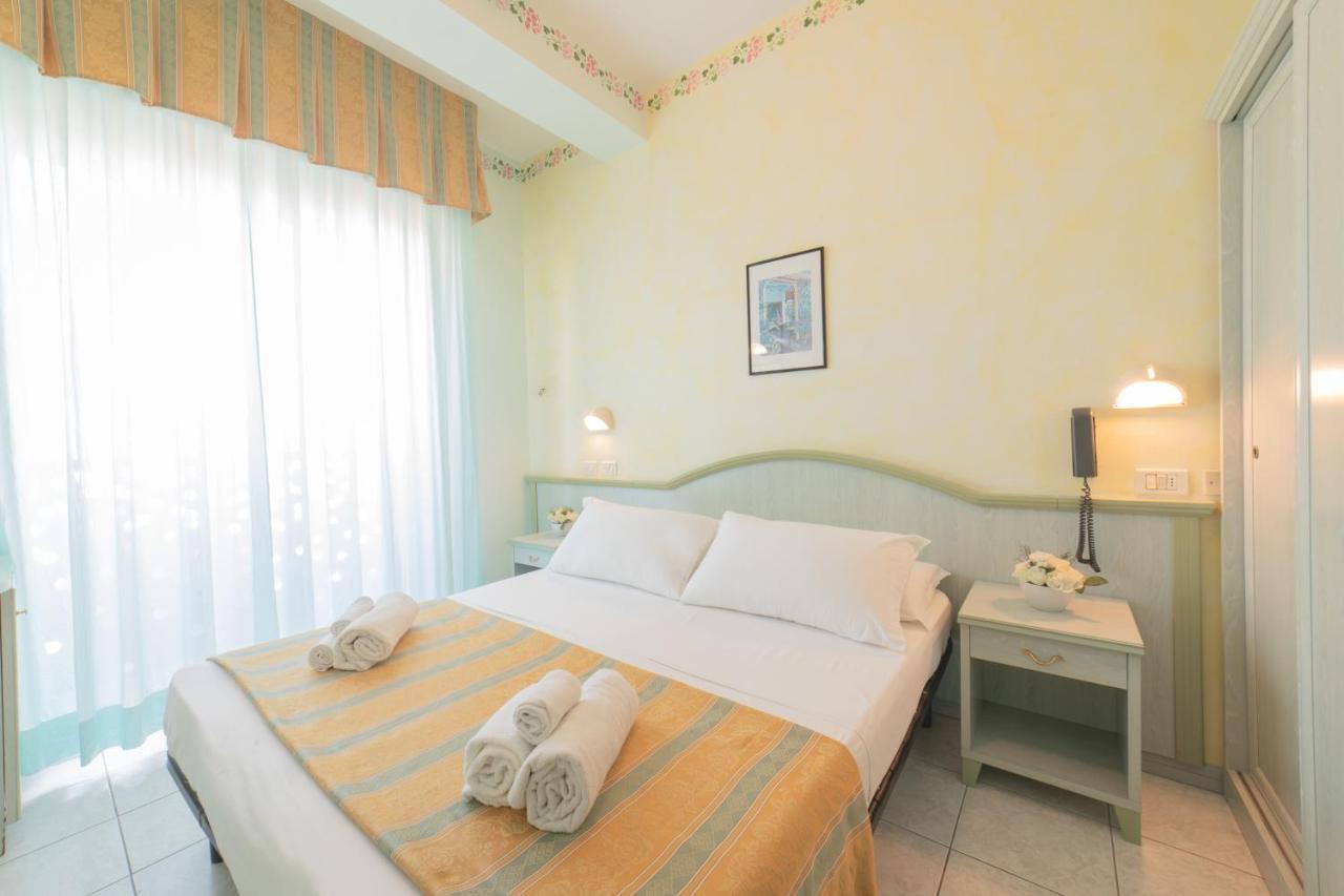 Hotel Cavalli Cattolica Exterior photo