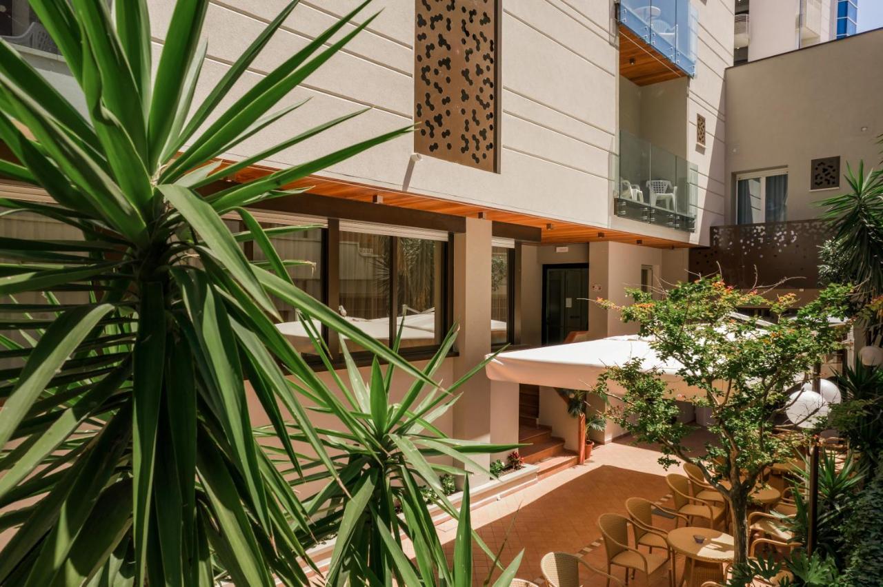 Hotel Cavalli Cattolica Exterior photo